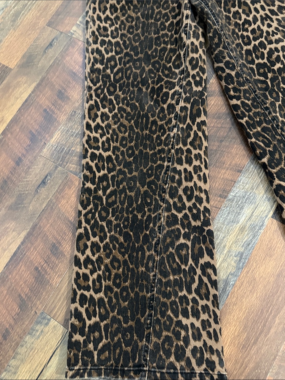 Heart Hips Leopard Print Wide Leg Jeans Size Medium Animal Print Denim - Picture 6 of 10